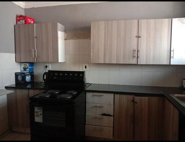 4 BEDROOM APARTMENT FOR SALE IN SUNNYSIDE